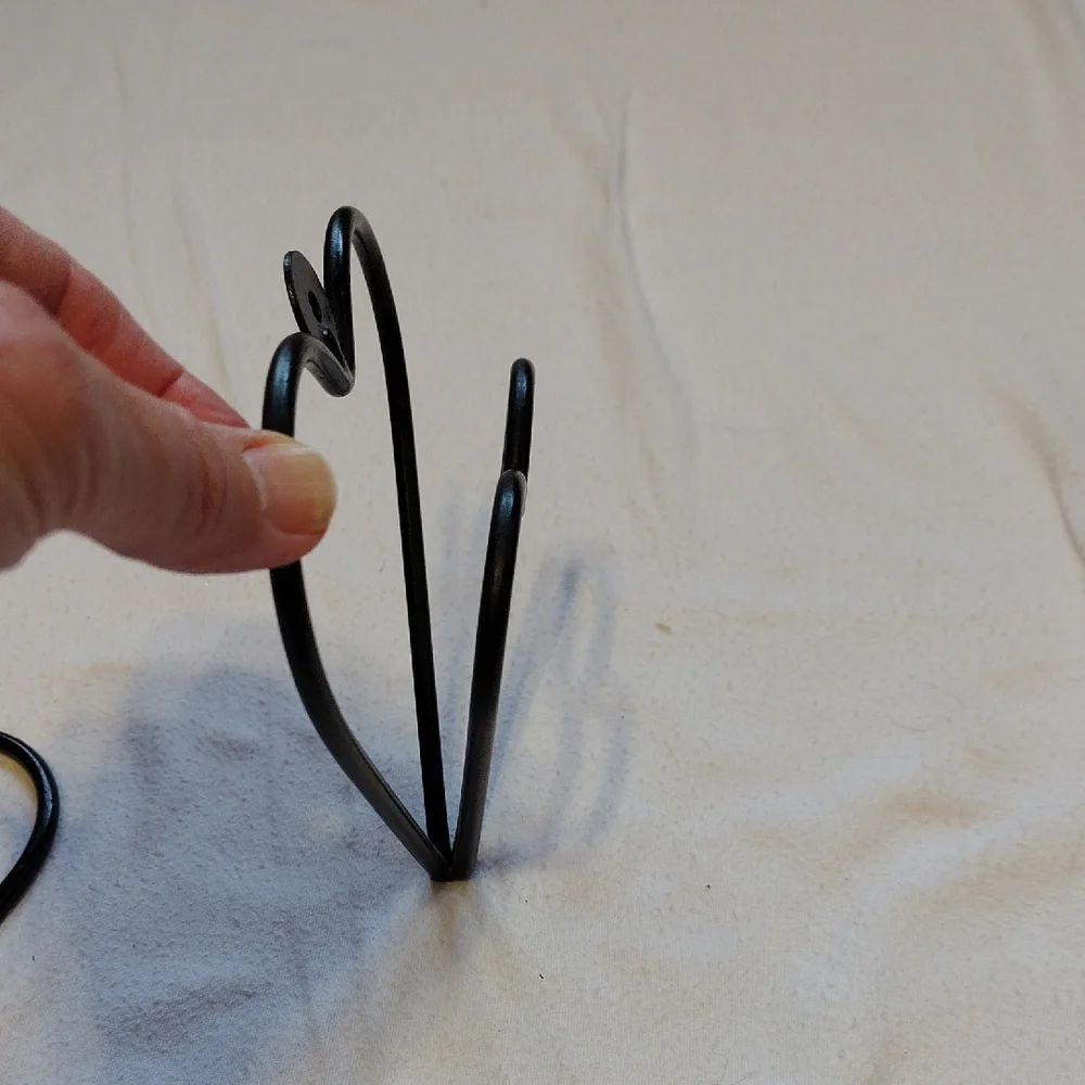 Black Heart-Shaped Metal Wall Hooks - Decorative Home Wall Decor